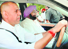 A file photo of Arvind Khanna with PPCC chief Amarinder Singh
