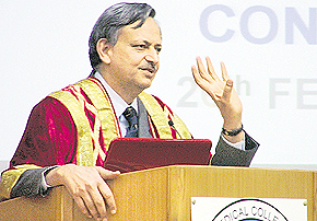 Chairman of the Board of Governors of the Medical Council of India Shiv Kumar Sarin addresses students at the convocation of the DMCH, Ludhiana, on Saturday.