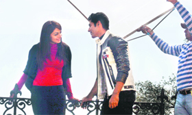 Actors shoot for Punjabi film Pata nahin rabb kehdiya rangan ch raazi in Shimla on Monday.