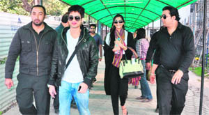 Shahid Kapoor and Sonam Kapoor with Ruby (extreme right)