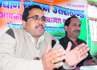 Gram pardhan, Dehradun, Surat Singh Negi addresses a press conference in Dehradun
