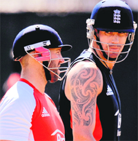 Englands Matt Prior (L) and Kevin Pietersen at a training session in Chennai on Saturday.