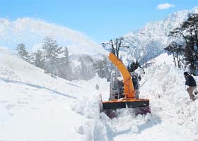 A snow-clearing operation in full swing on the Manali-Leh highway