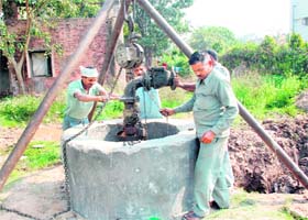 A tubewell being bored in Phase 1, Mohali