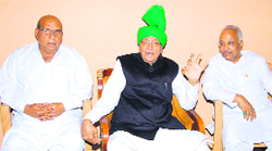 Former Chief Minister Om Prakash Chautala addresses mediapersons in Sirsa on Friday.
