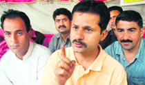 Surinder Radotra, president of the Jammu and Kashmir Agriculture Technocrats Association, addresses mediapersons in Jammu