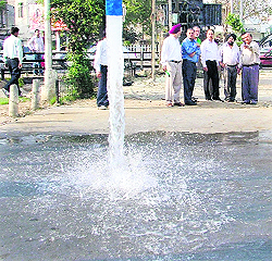 SK Sharma (third from right), director of the local bodies department, looks into complaints regarding parking hazards and improper working of a fire hydrant in Ludhiana on Saturday.