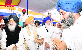 Sukhbir Singh Badal greets other leaders at the SAD political conference at Anandpur Sahib on Saturday. Others in the picture are Parkash Singh Badal, SS Dhindsa and Avtar Singh Makkar, SGPC President.