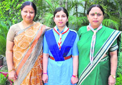 Shaily with principal Jyoti Juneja (left) and scouts ranger leader Renu Popli.