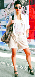 We love the way she has put this look together. She looks ultra pretty and the bouffant suits her