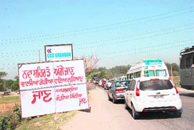 Traffic is diverted from Kharar in the wake of the Khatkar Kalan rallies