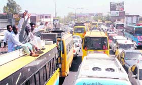 The busy Chandigarh-Jalandhar road remained choked as thousands of people thronged Khatkar Kalan to attend political rallies