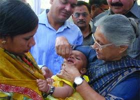 Chief Minister Sheila Dikshit launches another round of pulse polio campaign in New Delhi