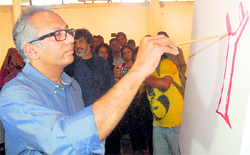 Atul Dodiya at an art workshop at Government Museum and Art Gallery-10, Chandigarh