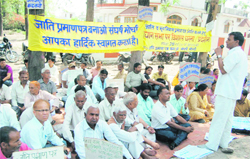 Members of the Jaati Praman Patra Banao Sangharsh Morcha protests in Dehradun