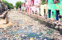A choked sever in Faridabad.