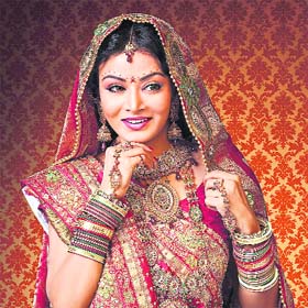 Seeking blessings: Aalesha