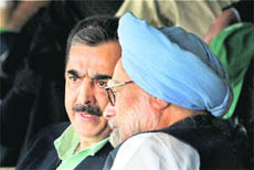 Manmohan Singh and Yousuf Raza Gilani