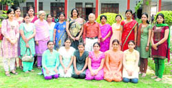 A group photo of merit holders of Hindu Girls College, Sonepat, with principal Nirmal Jabbal and faculty members. 