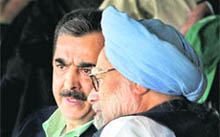 Manmohan Singh and Yousuf Raza Gilani in Mohali