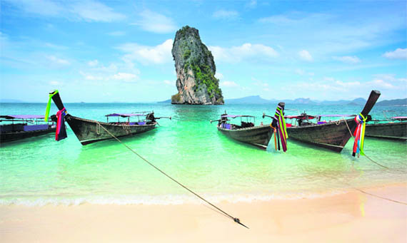 One of the most favourite spots of Ao Nang, this wonderful beach in the north of Koh Poda is fascinating