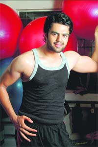FIT N FINE: Manish Paul