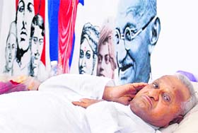 Anna Hazare rests during a fast-unto-death in New Delhi