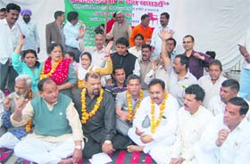 President the UKD Trivender Singh Panwar holds dharna at the Gandhi Park in Dehradun