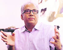 Atul Dodiya, whose works sell like hot cakes, is adamant that he never creates for the market 