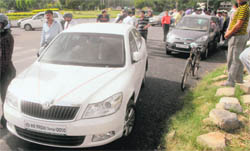 The Skoda car, which first hit the Hyundai i10 (being driven by the girl) from the rear, then overtook it and blocked passage.