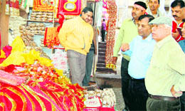Governor NN Vohra inspects facilities being provided to pilgrims at Mata Vaishno Devi in Katra on Tuesday