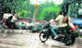 Light showers on Tuesday evening led to fall in temperature in Ludhiana.