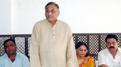 Vijay Bahuguna, Tehri Garhwal MP, addresses a meeting of councillors in Dehradun
