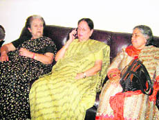 AICC General Secretary Mohsina Kidwai (centre), MP Viplove Thakur (right) and Vidya Stokes at a press conference at Kangra on Sunday.
