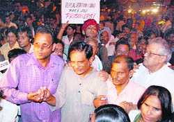 Binayak Sen being welcomed by his supporters after his release from the Raipur Central Jail on Monday.
