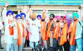 A joyous Sikh jatha leaves for Bangladesh from Amritsar on Monday