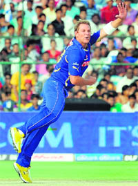 Shane Warne will have to lead by example to help break his teams losing spree.