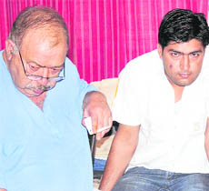 Dr Brij Sharma and his assistant Amit Kumar, who were arrested in Karnal on Wednesday. 