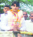 Vikas gets a warm welcome at his native village in Sonepat.