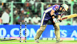 KKR skipper Gautam Gambhirs (top) indifferent form has hurt the team