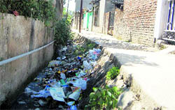 Filth gathered in a drain in ward numebr 7 of Dehradun