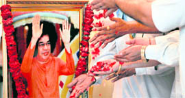 A memorial service in progress for Sathya Sai Baba in Amritsar on Sunday.