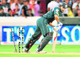 Deccan Chargers Shikar Dhawan is bowled by Mumbai Indians Lasith Malinga