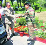 Chief Minister Omar Abdullah being received by the GOC, Chinar Corps, Lt-Gen SA Hasnain in Srinagar 