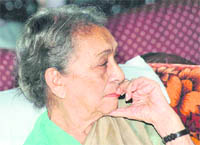 Uzra Butt, Zohra Sehgals sister, during her visit to Dehradun in 2006 