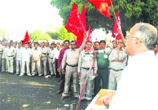 A view of an election rally of a BHELworkers union in Haridwar on Friday. 