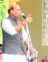 BJP leader Rajnath Singh addresses a gathering of volunteers of the BJMM at Sundernagar on Saturday.