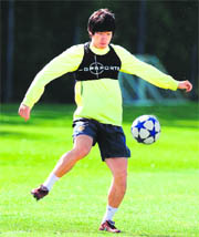 Manchester Uniteds midfielder Park Ji-Sung.