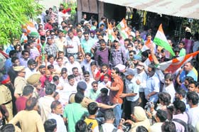 Youth Congress workers gherao the residence of Deputy Speaker of Punjab Assembly Sat Pal Gosain in Ludhiana on Thursday