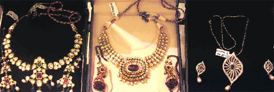A jewellery exhibition at Hotel Aroma-22.